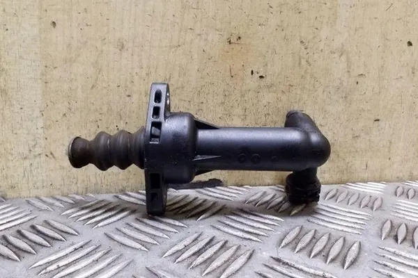 Kytkin sylinteri VW POLO 1.2L 2011 6Q0721261F image 3