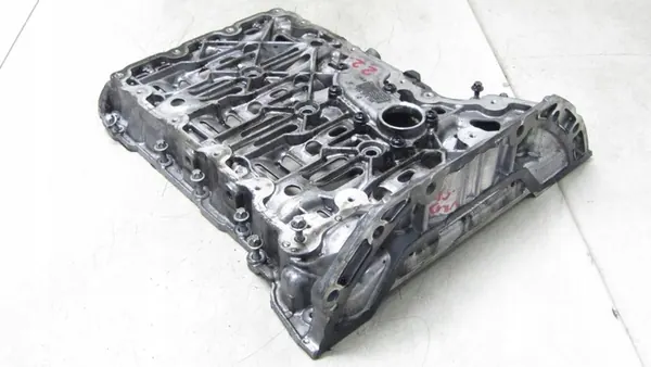 MERCEDES W213 S213 2.0D OLJEPAN A6540146100 image 2