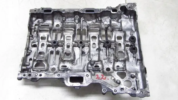 MERCEDES W213 S213 2.0D OLJEPAN A6540146100 image 3