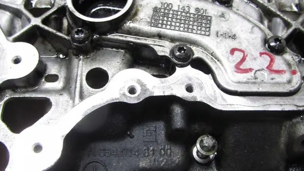 MERCEDES W213 S213 2.0D OLJEPAN A6540146100 image 6