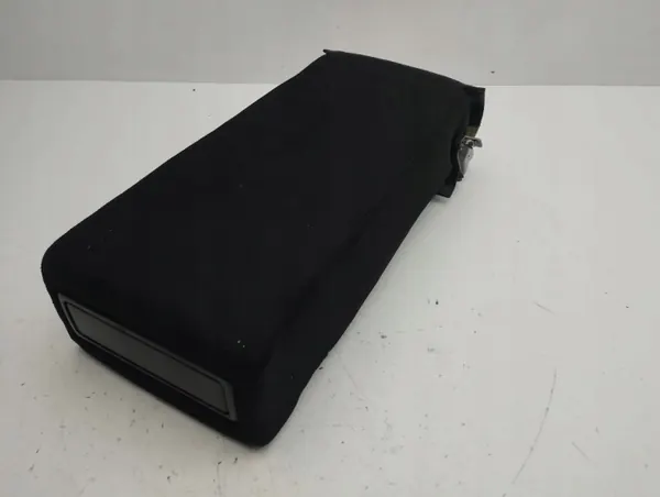Reposabrazos trasero Lexus IS OEM AMD135634 - Usado image 2