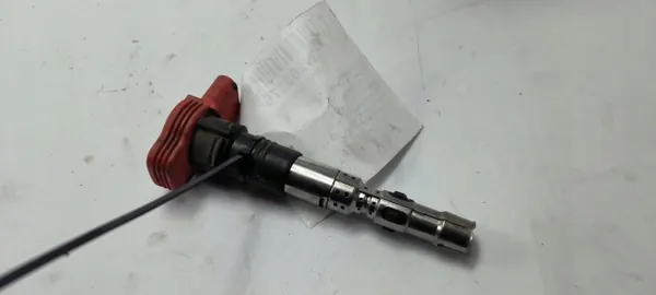 OEM 077905115T Korkeajännitesytytyskelaus Audi A6:lle image 2