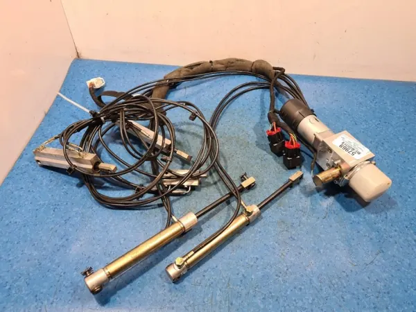 Peugeot 206 CC katto hydrauliikkapumppu OEM 9639025080 image 2