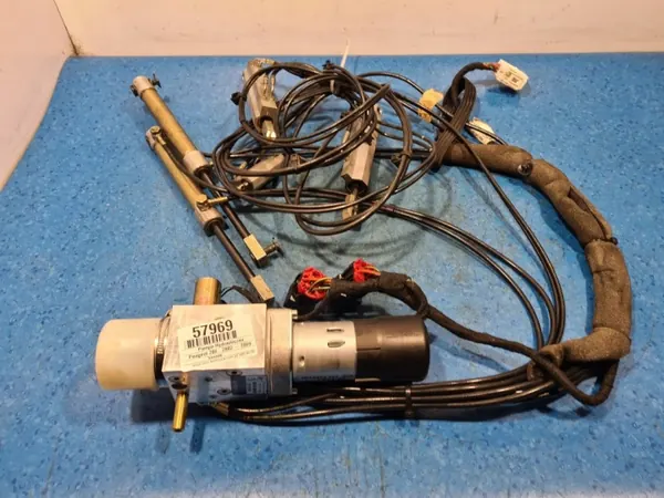 Peugeot 206 CC katto hydrauliikkapumppu OEM 9639025080 image 6