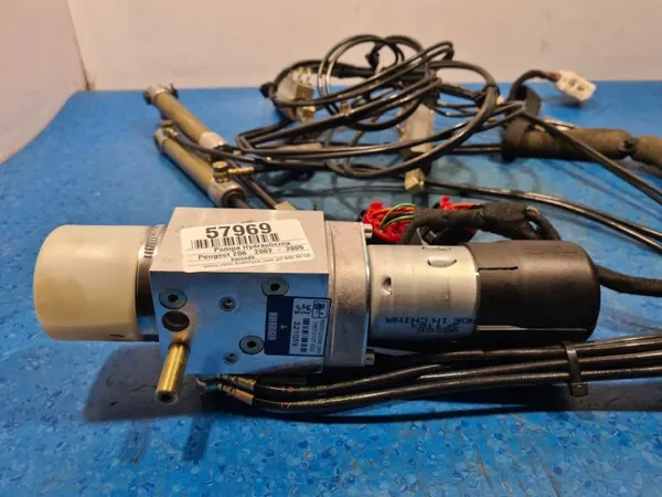 Peugeot 206 CC katto hydrauliikkapumppu OEM 9639025080 image 7