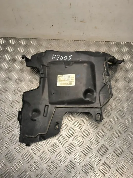 Soporte interior Mercedes-Benz GLE 2020 OEM A1676204501 image 2