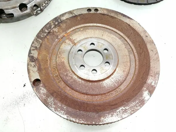 Kit de embreagem SKODA RAPID 1.0L gasolina 2019 04C105269E image 9