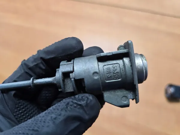 HYUNDAI IX35 Lukkosylinteri 2 Avaimella - OEM image 5