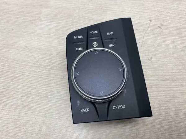 BMW Multimedia-byttare OEM 5A1D044 för 3-serie 2021 image 2