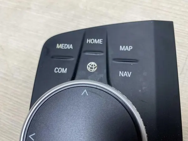 BMW Multimedia-byttare OEM 5A1D044 för 3-serie 2021 image 3