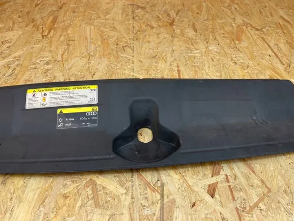 Audi TT 8S Frontgurtabdeckung OEM 8S0807081 image 4