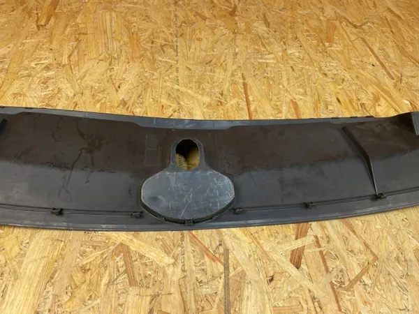 Audi TT 8S Frontgurtabdeckung OEM 8S0807081 image 9