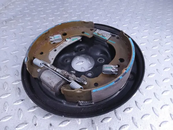 Collier de serrage arrière OEM 2Q0609075N pour Seat Ibiza V image 4