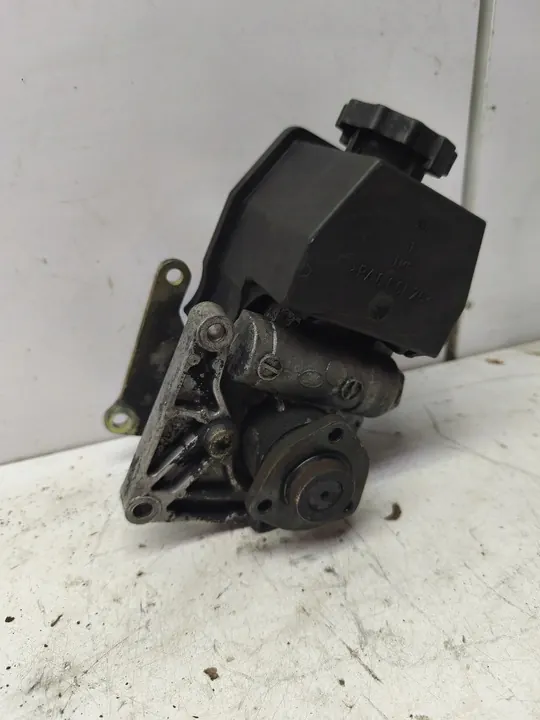 Bomba de direção assistida Mercedes E W210 C W202 2.2 2.5 image 2