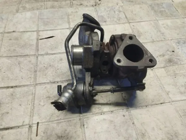 Turboahdin OEM 24461825 Opel Zafira A 2.0L:lle image 4