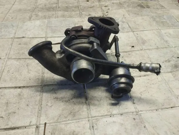 Turboahdin OEM 24461825 Opel Zafira A 2.0L:lle image 6