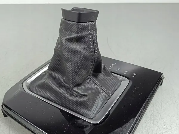 Subaru Forester SK Gear Shift Frame image 3