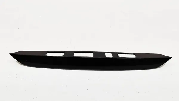 Toyota Corolla Cross Armaturenbrett-Leuchtstreifen OEM 7680116300 image 2