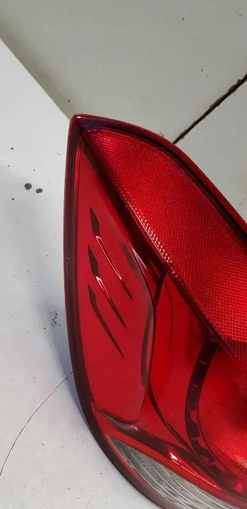 Luz trasera izquierda Chevrolet Cruze Estate image 4