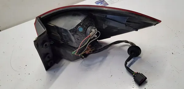 Luz trasera izquierda Chevrolet Cruze Estate image 7