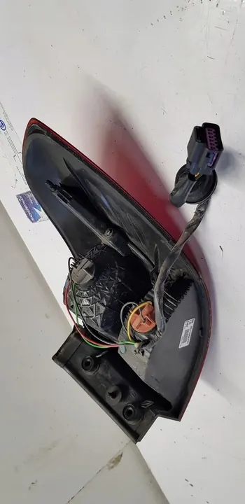 Luz trasera izquierda Chevrolet Cruze Estate image 8