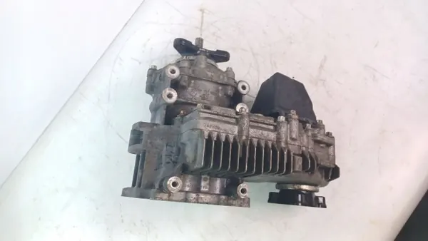 Pompe hydraulique Mercedes-Benz A2202810215MERC image 9
