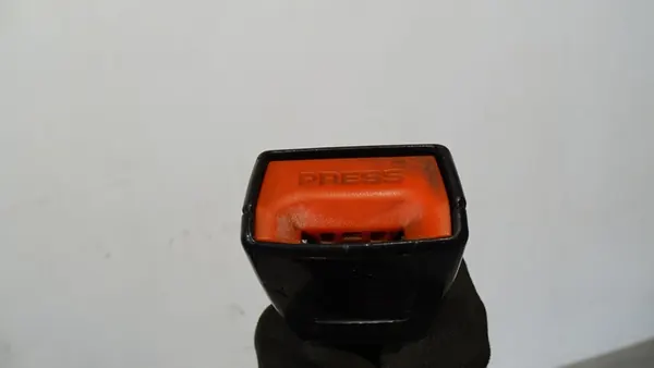 Seat Belt Lock Left Skoda Octavia II 2004-2013 OE image 4