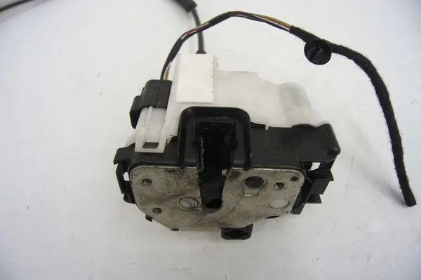 Fiat Türschloss links vorne OE 52041739 image 5