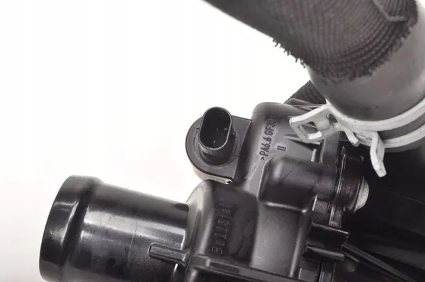 MERCEDES W177 2.0 AMG Carcasa de Termostato A2602002600 image 5