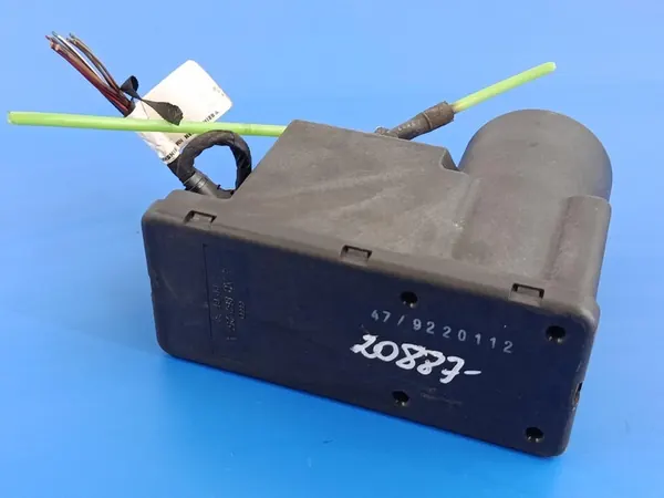 AUDI 80 B4 Zentralverriegelungspumpe 4A0862257A image 1