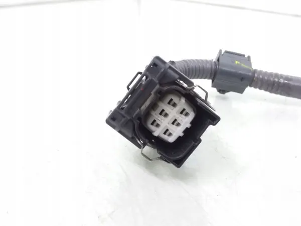 Faisceau d'injecteurs Lexus RX 450H OEM 8212648020 image 3