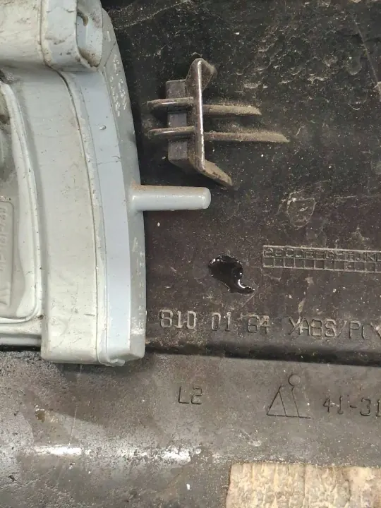 Cache rétroviseur Mercedes-Benz Classe E OEM A2108100164 Gauche image 3