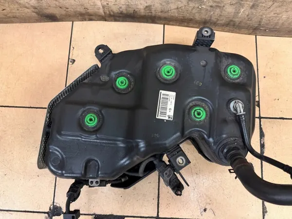 Kia Ceed III 1.6 CRDI AdBlue-säiliö OEM 31500-G4950 image 3