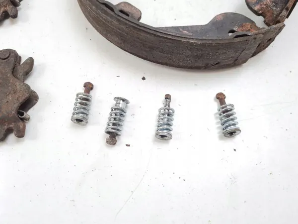 Mercedes-Benz OEM MAM79461 Hintere Bremsbeläge image 6