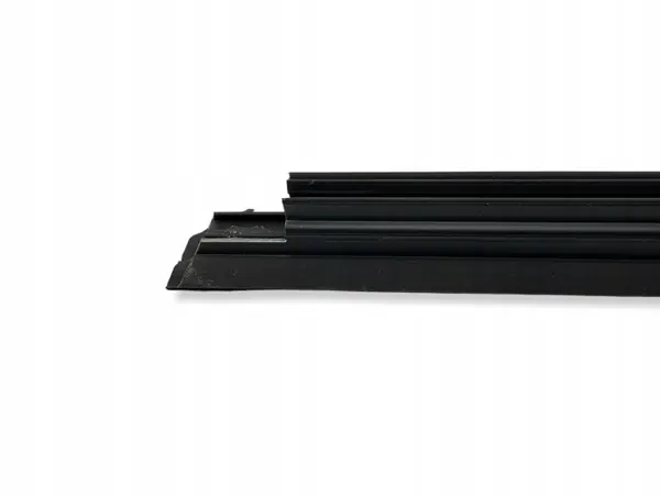 Toyota LAA25449 Takaoven ikkunatiiviste - Oikea puoli image 5