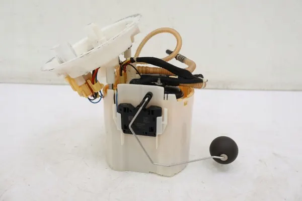 Maserati Grecale bränslepump OEM 505737510 image 2