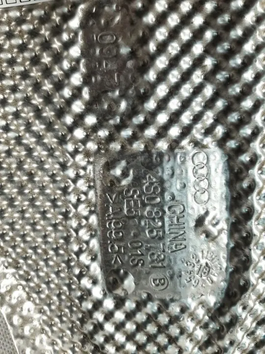 Audi OE achter hitteschild 4S0825731B - Gebruikt image 5