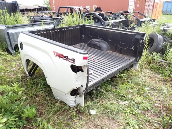 Lyhyt lava 5.5 FT Toyota Tundra Crew Max 2022- image 3