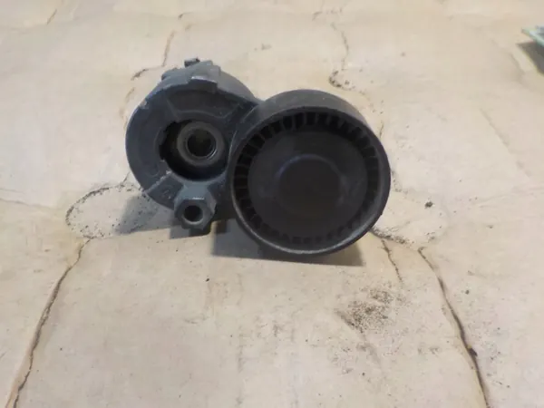Rouleau de tendeur Renault OE OEM 950649 - Occasion image 4