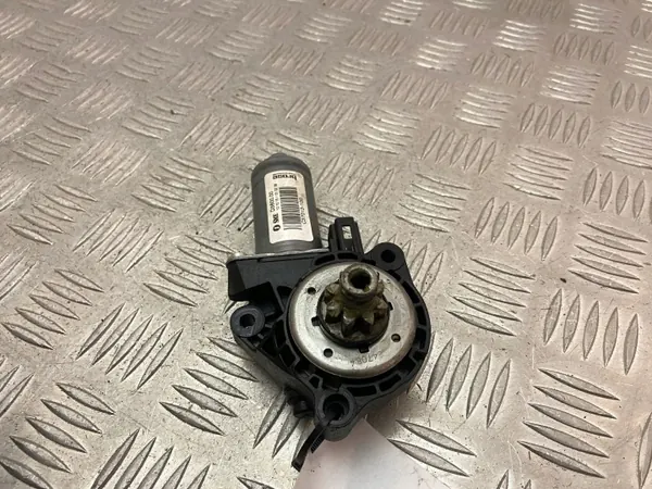 Volvo XC90 stoljusteringsmotor - Begagnad OEM-del image 4