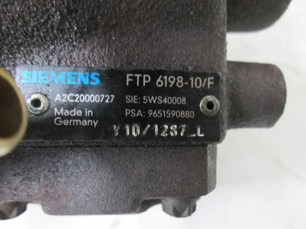 Brandstofpomp Ford Mazda 1.4TDCI 9651590880 image 2