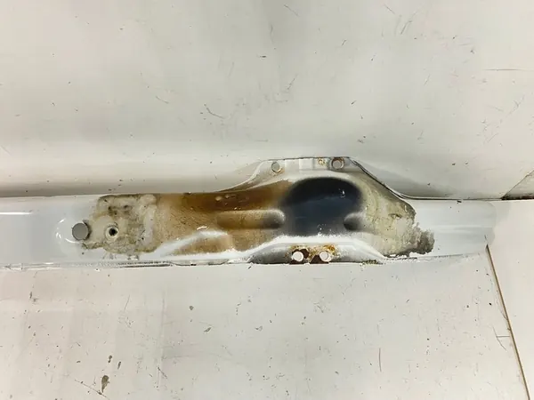 Etupuskuri vahvistus VW Crafter 2E 2012-2017 image 3