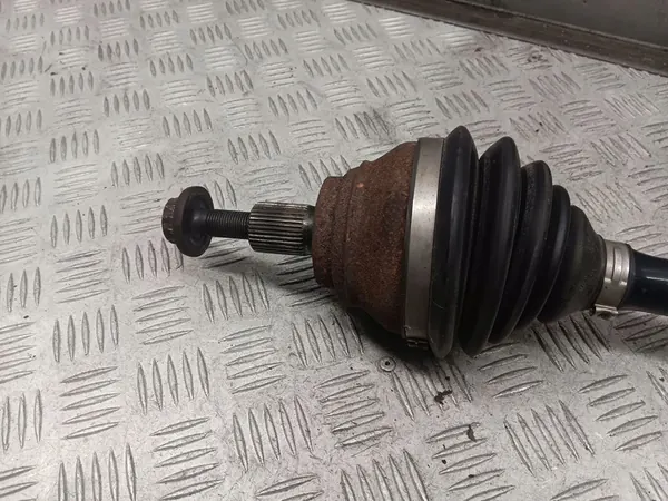 Audi Q3 8U Höger Sidan Halvaxel image 2