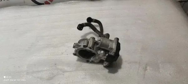 Mariposa de aire Volvo XC40 OEM 31459143AC - Usado image 7