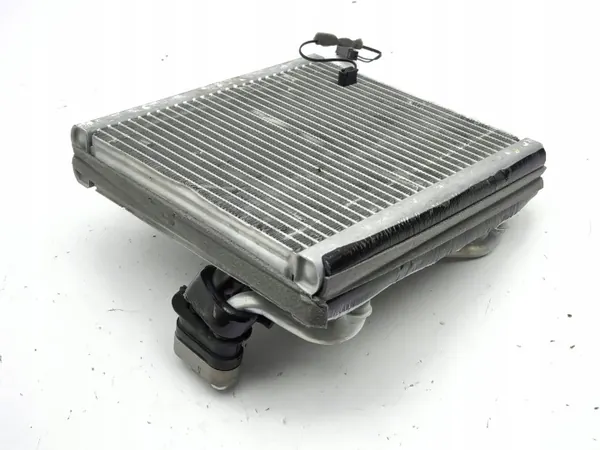 KIA Niro 2024 A/C-lämmönvaihdin OEM AMD189812 image 4