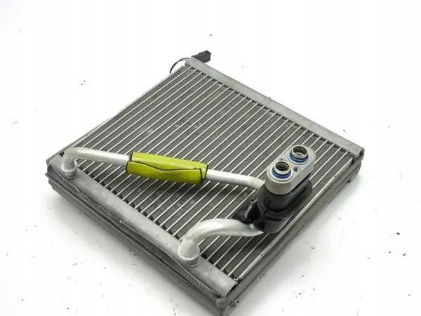KIA Niro 2024 A/C-lämmönvaihdin OEM AMD189812 image 7