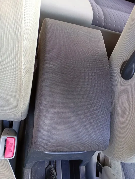 Keskikäytävän käsinoja Nissan X-Trail T30 OEM MO-2312-37 image 2