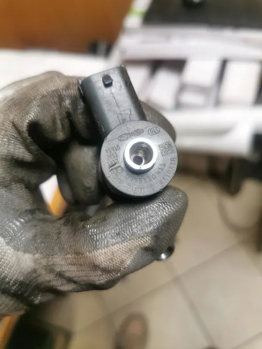 KIA SPORTAGE III 1.7 Injetor image 7