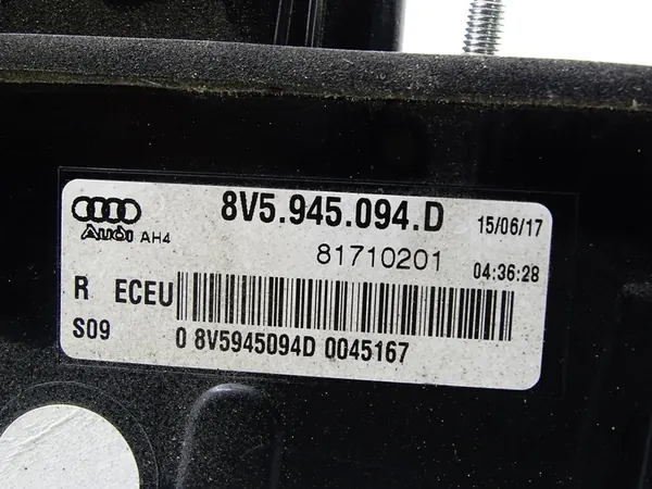 Luz trasera LED derecha Audi A3 8V Lift 8V5945094D image 6