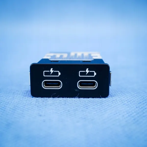 Conector Puerto USB OEM 84105A84163 para BMW X5 G05 image 2